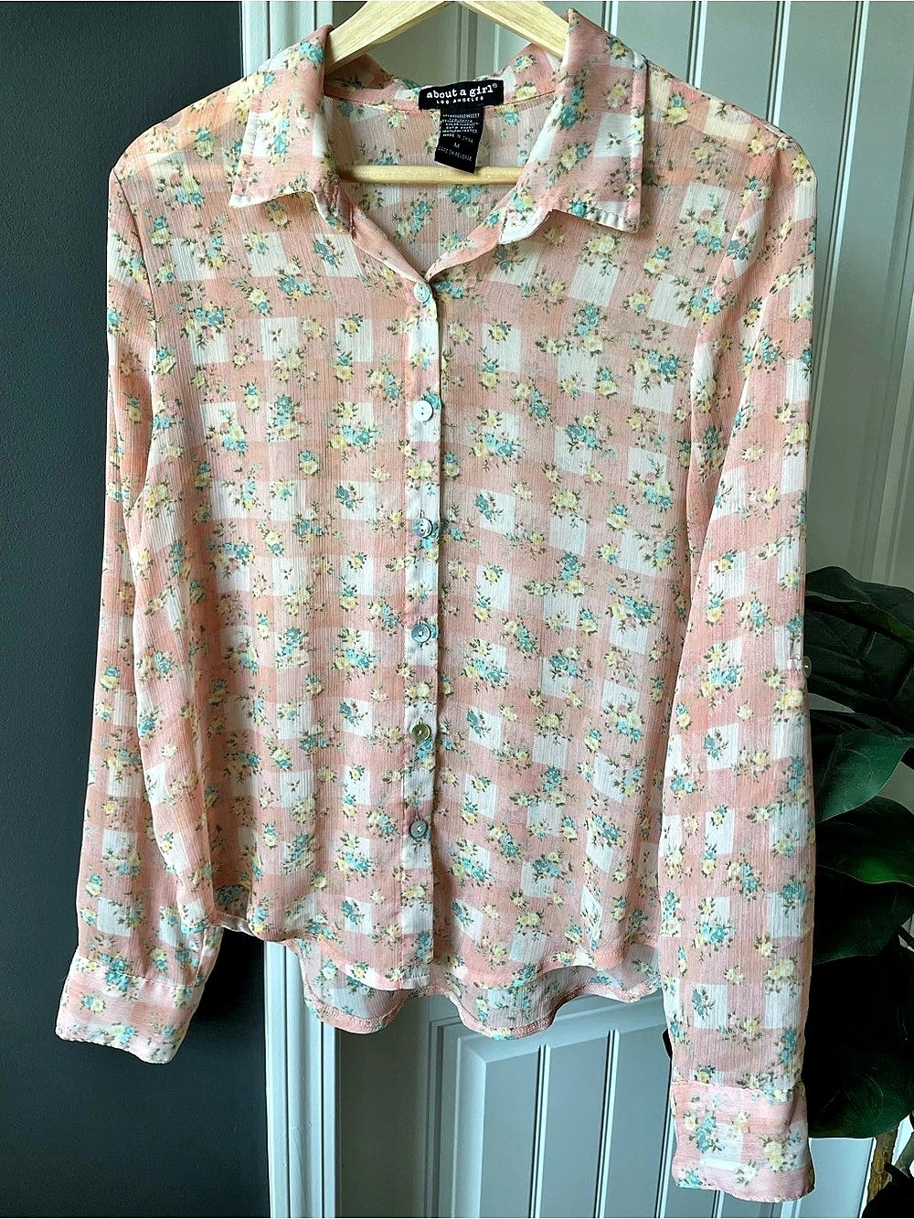 about a girl Los Angeles Floral Button Down Blouse in Pink Size Medium